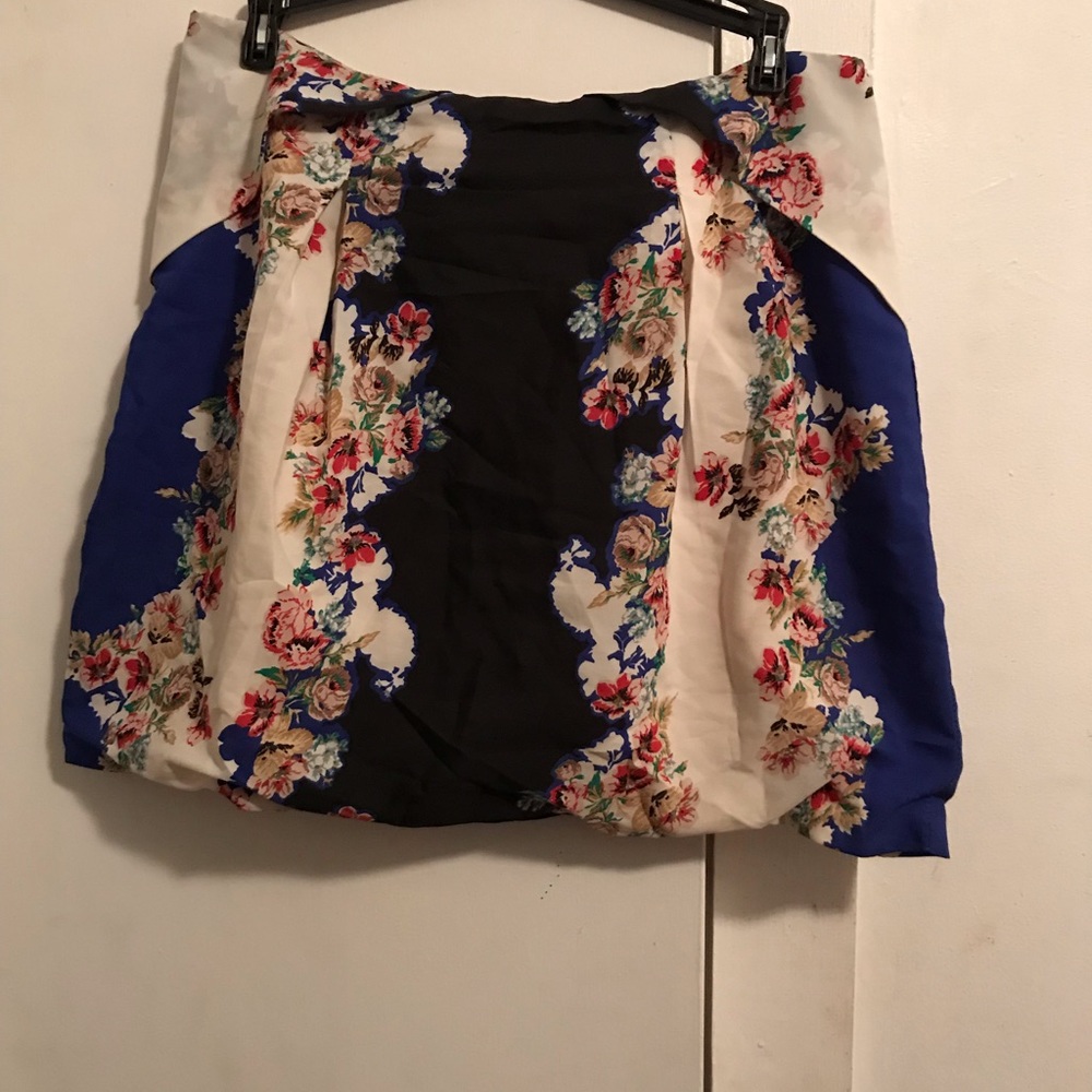 Floral Print Front Pleat Mini Skirt